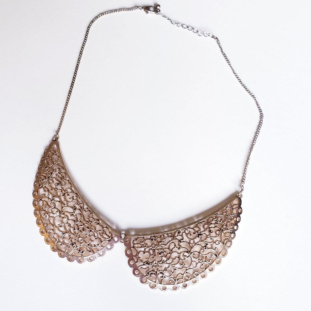 Peter Pan Bib necklace